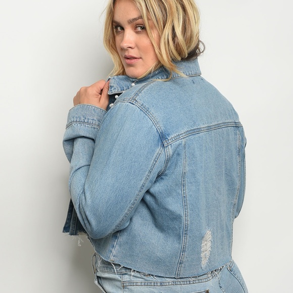 CROPPED DISTRESSED DENIM JACKET – PLUS SIZE - Picture 2 of 2